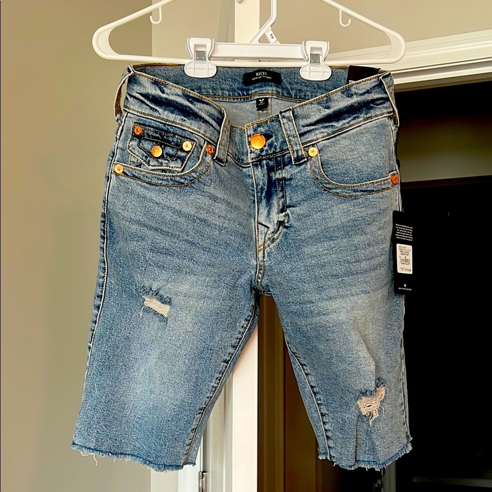 True Religion Men's/Boy’s Ricky Flap Fray Short - Light Wash Size 28 NWT. NICE